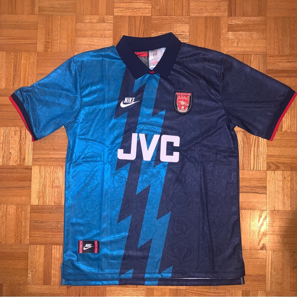 Arsenal Dennis Bergkamp #10 Soccer Jersey